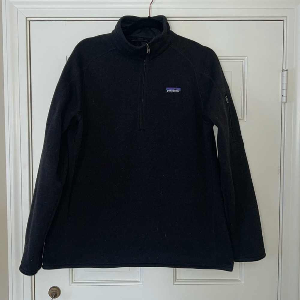 Women’s Patagonia fleece lined pullover.